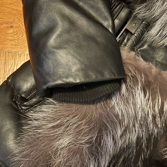 Sealapuy woman leather coat with real silver fox fur trim - Picture 7 of 8